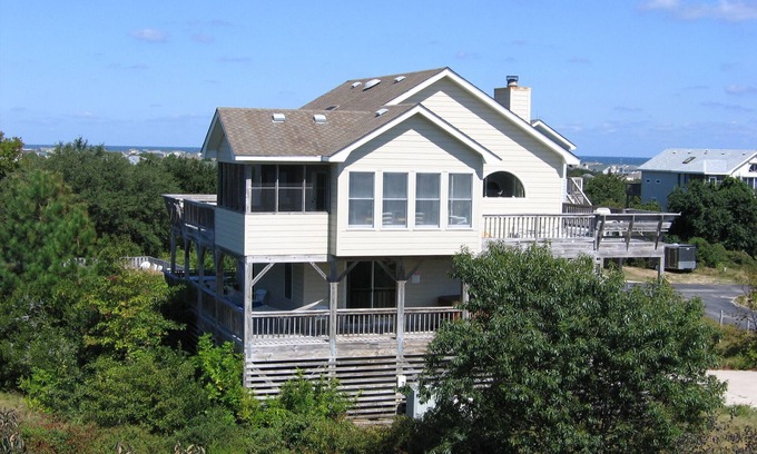 Tuckahoe House | A Sign of the Seahorse: Community Pool, Pickleball Courts, 1 Dog-friendly, Hot Tub