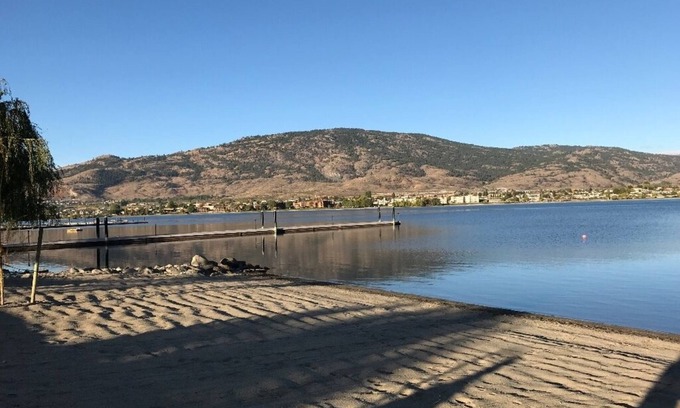 Okanagan-Similkameen House | A Snow-Bird friendly complex, primary bedroom on the main floor.