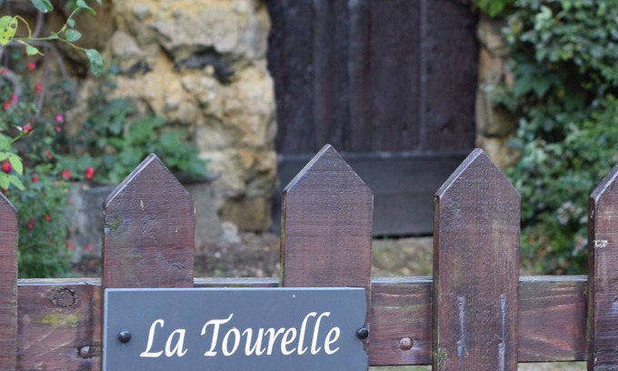 Asnieres sur Vegre House | A stunning country house, within easy reach of the Loire Valley, Le Mans and Paris