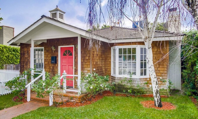 Norma Triangle Bed & Breakfast | A Touch of Cape Cod in West Hollywood