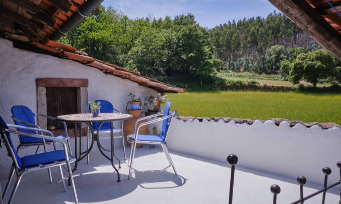 Santo Andre de Poiares House | A traditional self contained Cottage at Quinta da Ribeira (no pool)