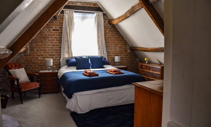 Highbridge House | A unique 4 bed barn conversion set in beautiful rural location of North Somerset
