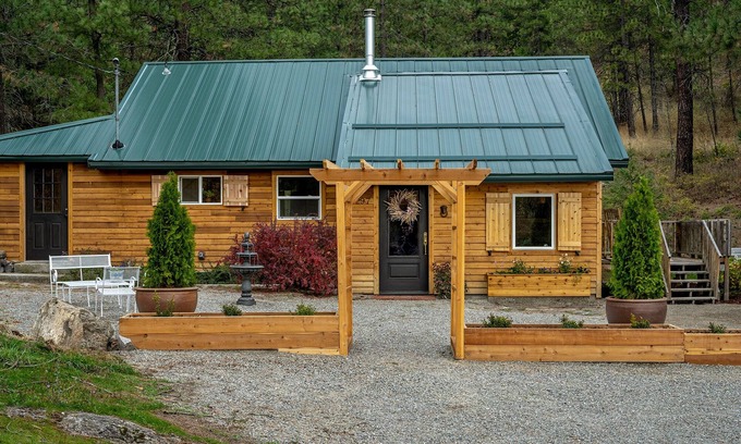 Rathdrum House | A unique couples retreat nestled at the base of Rathdrum Mountain. Outdoor Sauna