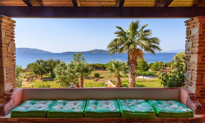 Karystos Villa | A Villa Just On The Beach