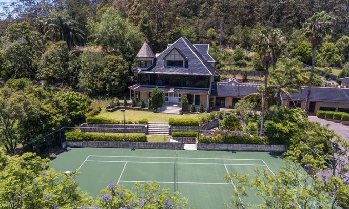 Ourimbah House | AASHIYANA - sleeps 19, brand new property