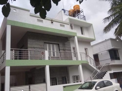 Vijayanagar 1st Stage House | Aashraya Home Stay