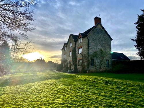 Grendon Bed & Breakfast | Abbey Farm Bed And Breakfast