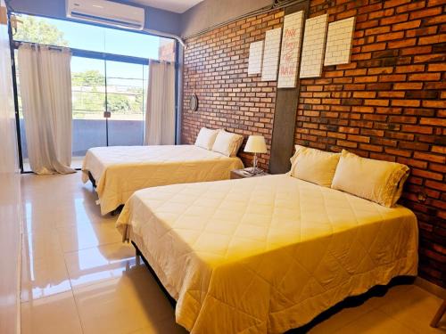 Fernando De La Mora Apartment | Abbey Road Inn II