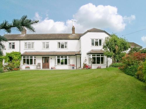 Devizes House | Abbotts Ball Farm