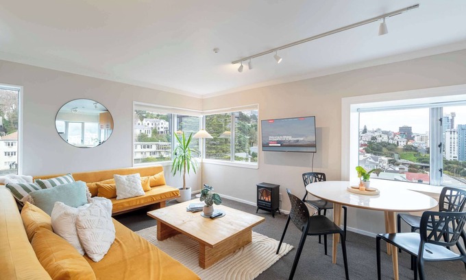 Te Aro Apartment | Abel St 2BR - Central, Washer, Dryer, City Views