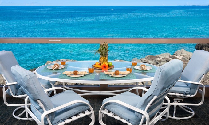 Kahaluu Bay Condo | Absolute Oceanfront at Keauhou-Kona Surf & Racquet Club 5-204