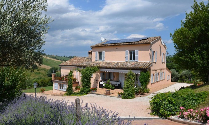 Tolentino House | Absolute tranquility in the hills of Le Marche