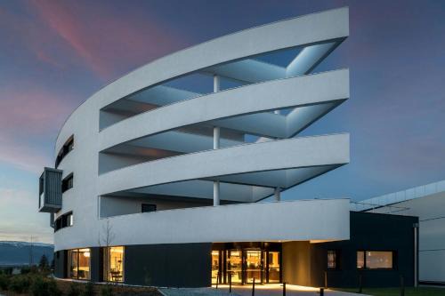 Saint-Julien-en-Genevois Hotel | AC Hotel by Marriott Saint-Julien-en-Genevois