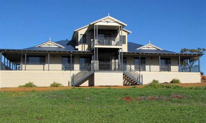 Dumbarton Other | Accommodation ∙ 1 bedroom ∙ 12 guests