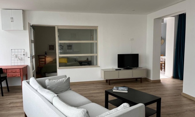 Treffiagat Apartment | Accommodation back from the beach