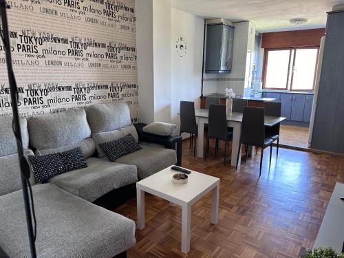 San Lazaro y Otero Apartment | Acogedor Apartamento con vistas a la Catedral y parking
