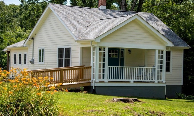 Warm Springs Cottage | Acorn Cottage Village of Bacova in Bath County, VA