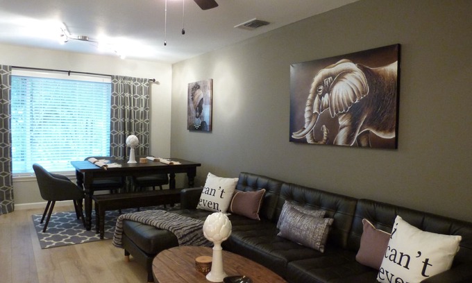 Carmichael House | Adison SILVER Organic Garden & Barbecue, Easy Access to Hwy, Downtown & Airport