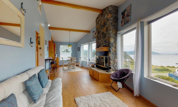 Port Orford House | Admiral's Landing