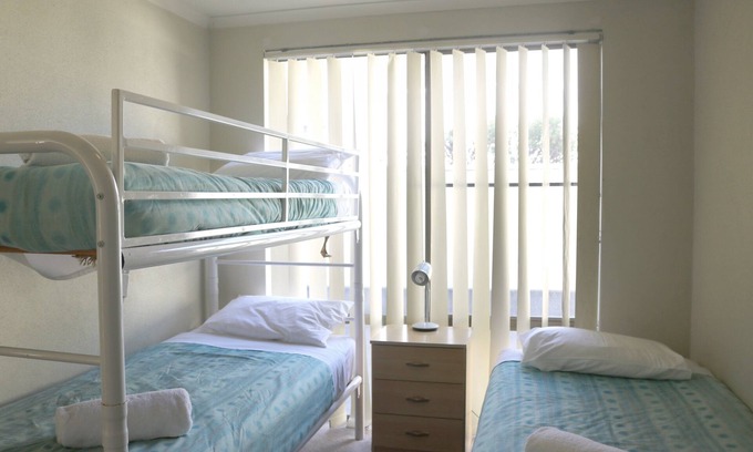 Merimbula Apartment | Admirals Lodge: Unit 5: Pet friendly (No yard)