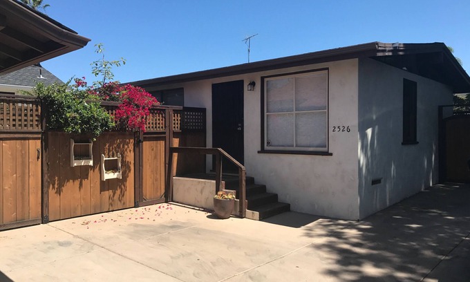 Mission Hills Cottage | Adorable 1 bd cottage, heart of Old Town- WE LOVE PETS! Insta @oldtownvacay