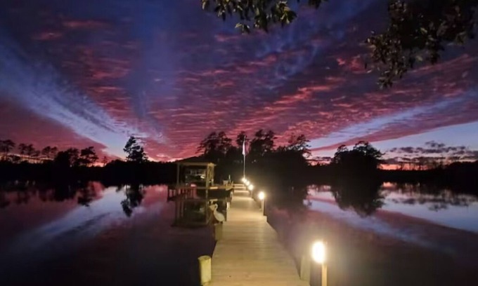 Oriental House | Adorable 1 Bedroom waterfront with kitchenette private dock pet friendly
