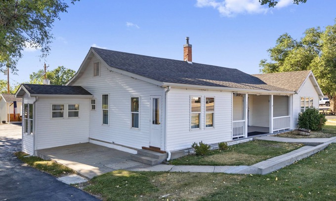 Moorcroft House | Adorable 2 bed, 2 bath, historical home in Moorcroft, Wyoming!