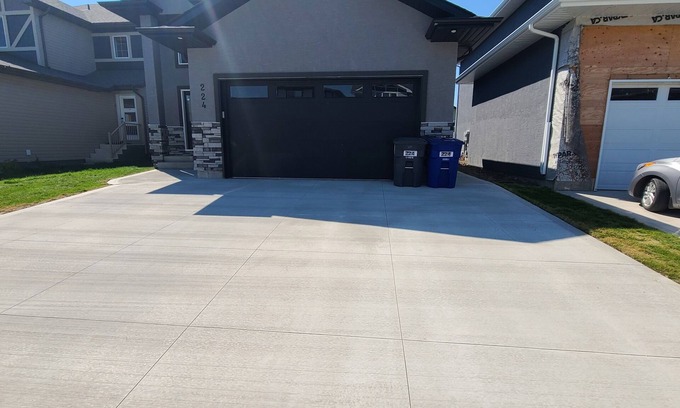 Saskatoon Apartment | Adorable 2-bedroom place with 1 free parking