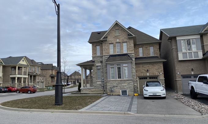 Ajax House | Adorable Ajax House for Rent - Not including Basement