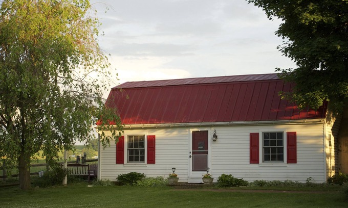 Paradise Cottage | Adorable Carriage House Surrounded by Amish Farms on the Grounds of Historic B&B
