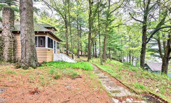 Lake Tomahawk Cabin | Adorable House on the Minocqua Chain!