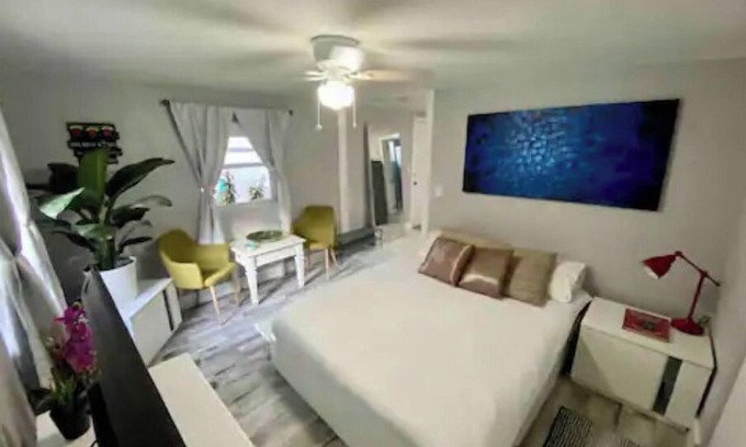 Northeast Miami House | Adorable Safe & Clean 1BR Guest House-Free Parking