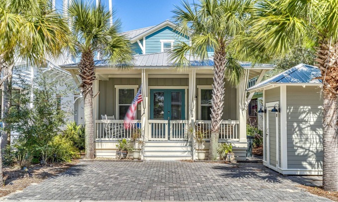 Alys Beach House | Adorable Seacrest cottage near beach and pool; family and pet friendly! Bikes!