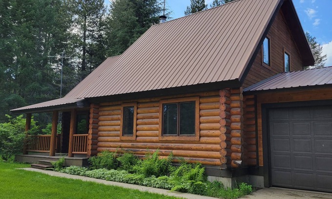 Coolin Cabin | Adventure Cabin -Coolin Priest Lake; king bed, bunks, ATV and snowmobile parking