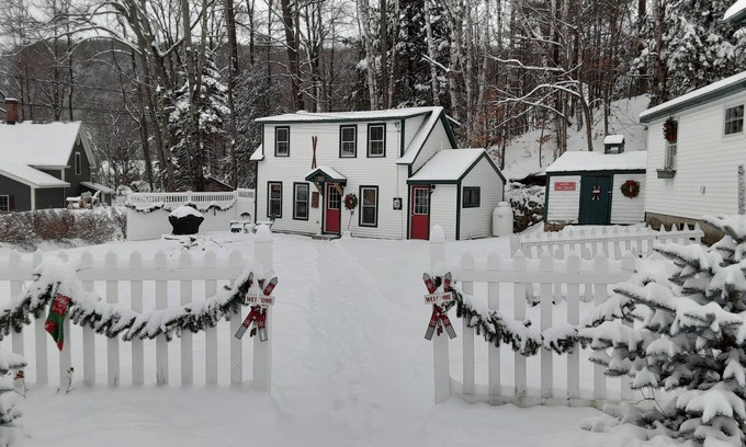 Jackson Cottage | Adventure to the mountains of New Hampshire at a fantastic mountain escape!