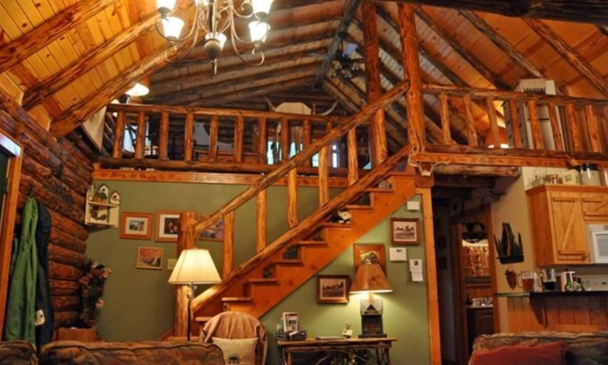Freeport Apartment | Adventurous Vacation Getaway at the Possum Lodge Cabin!