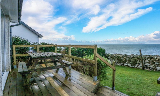 Llandanwg Cottage | AEL Y DON, pet friendly, country holiday cottage in Llandanwg