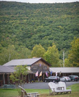East Dorset Hotel | Aerie Inn of Vermont
