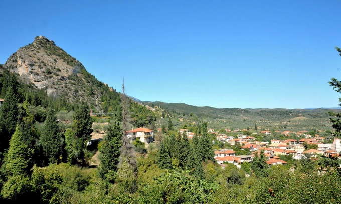 Mystras House | Aesthetic Delight - Stone Villa in Mystras