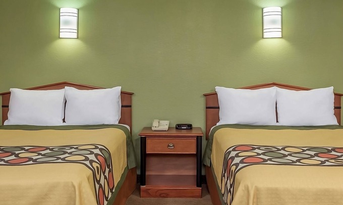 Austin Ave. House | Affordable and convenient unit in Knights Inn Franklin Ave Waco, Parking, Pet-Friendly! Near Cameron Park & Zoo