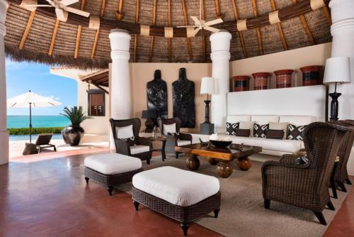 Venetian Road Settlement Resort | Affordable Luxury Villa Bajacu