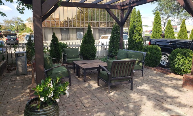 East Paris Apartment | Affordable Suites of America Grand Rapids