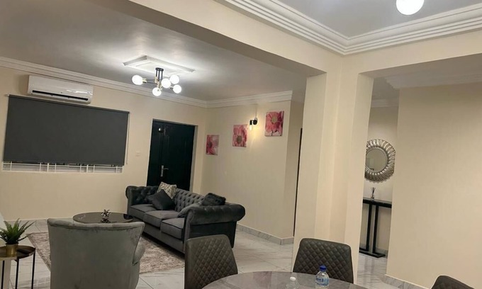 Freetown Apartment | After 5 Apartment 2, 3 spacious en-suite bedrooms