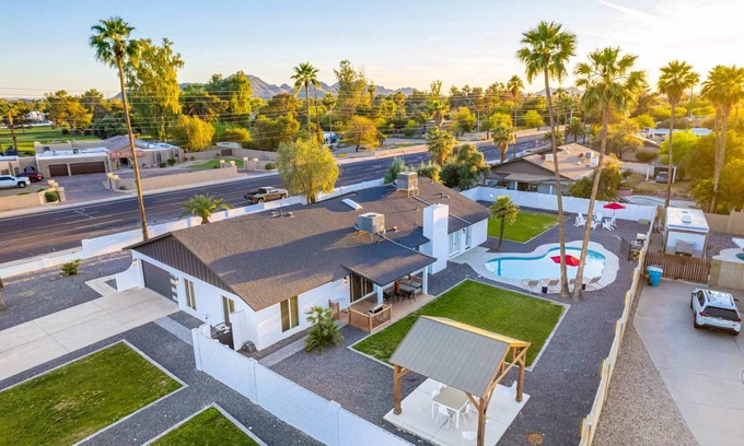 Avant House | Agave on Cactus|Private Pool|Firepit|Sleeps 10