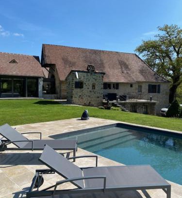 Thegra Bed & Breakfast | agréable chambre d hôte avec piscine et jacuzzi