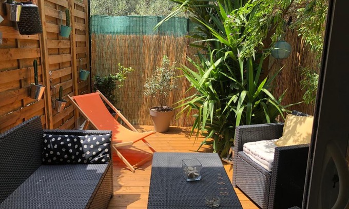 Alco Apartment | Agréable T2 traversant RDC avec terrasse - balcon - Parking 2 places - Clim portative