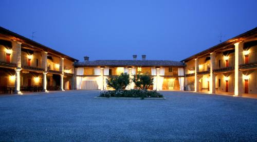 Palazzolo sull'Oglio House | Agriturismo Cà Del Lupo