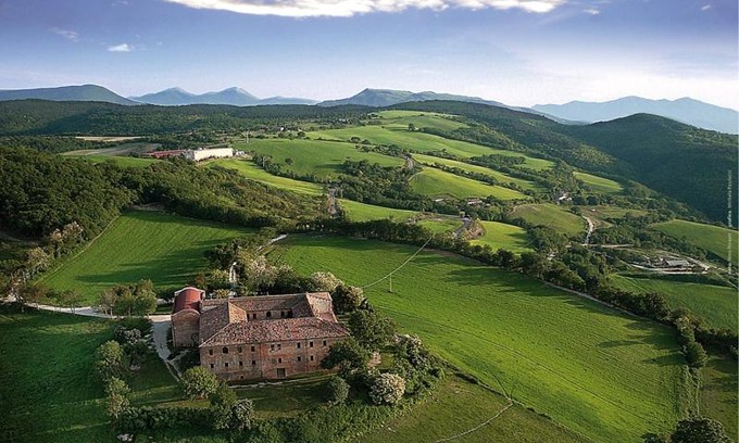 Isola del Piano Bed & Breakfast | Agriturismo Girolomoni - Monastero