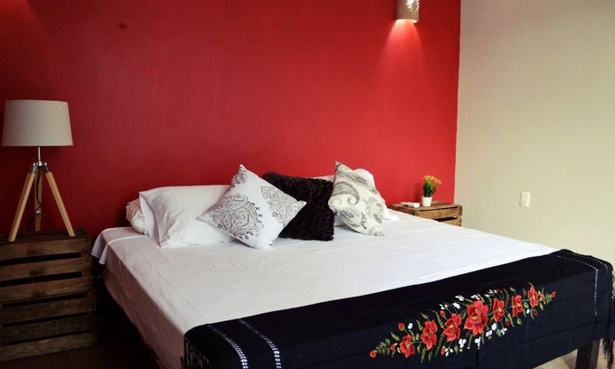 Zona Paseo Montejo House | Agua de Obispo Boutique House