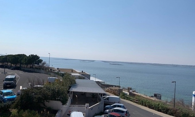 Balaruc-les-Bains Apartment | Air-conditioned apartment in Balaruc-les-Bains with balcony, parking, and pets allowed
